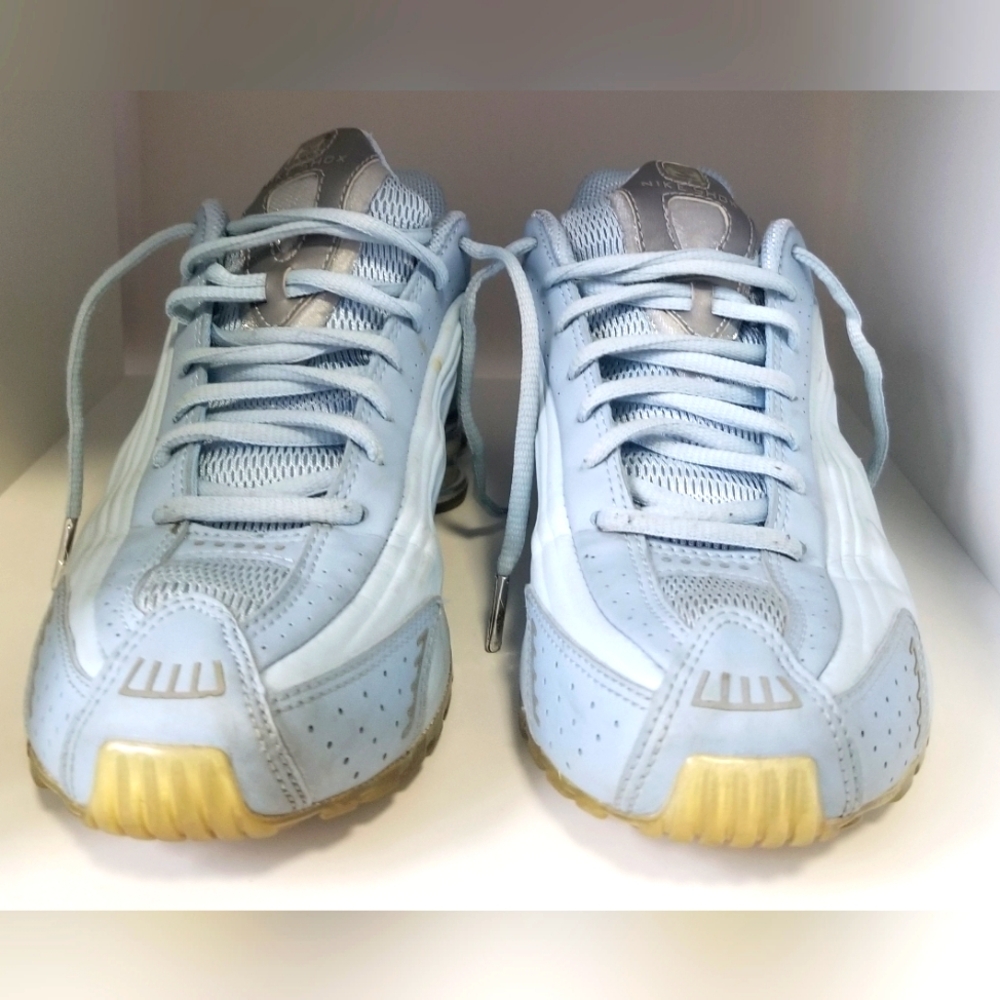 NIKE Shox Running Shoes Blue and Silver Colour Size 8.5 Rare and Vintage Style